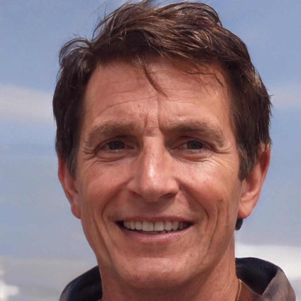 Liviu Fărcaș coordonator workshop-uri Tiravelonari