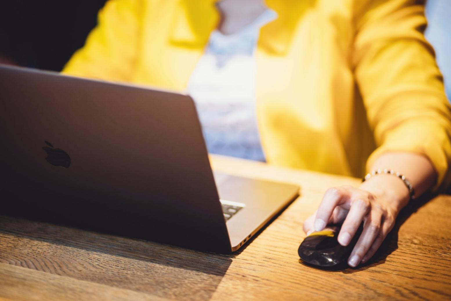 Interfață platformă cu analize și feedback pentru exerciții SEO